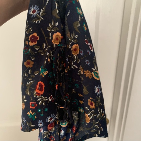 Pleione Shirt Womens Small Cold Shoulder Sleeves That Tie Navy Blue Floral Print - Picture 2 of 8
